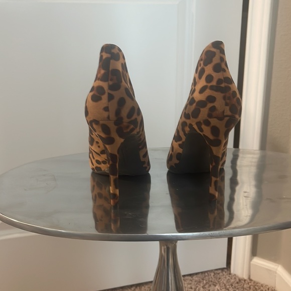 Jessica Simpson New Maxi Leopard stiletto heels Size 8 - Picture 4 of 7